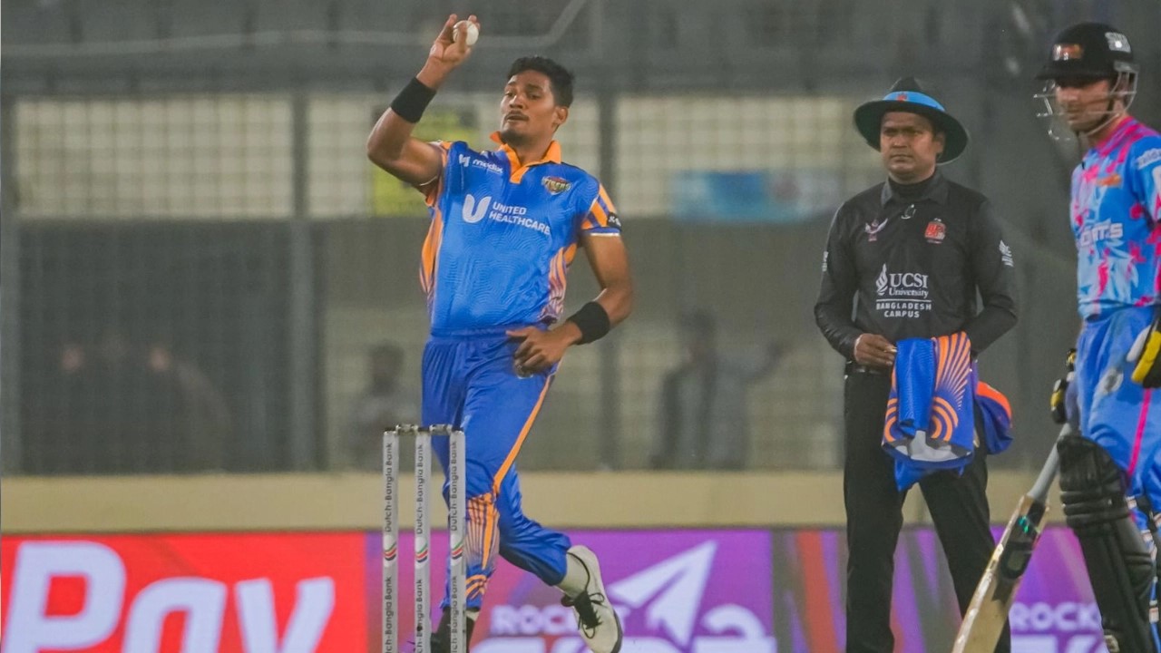 রোমাঞ্চ ছাপিয়ে ফাইনালে চিটাগং চিটাগং